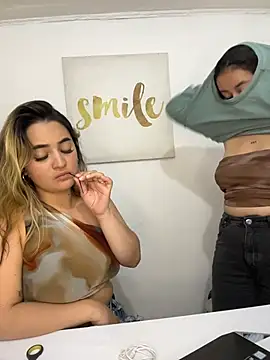 Antonella_Julieta webcam