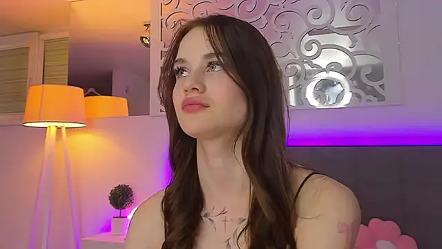 luisaclover - LuisaClover's free webcam - UK Sex Cams