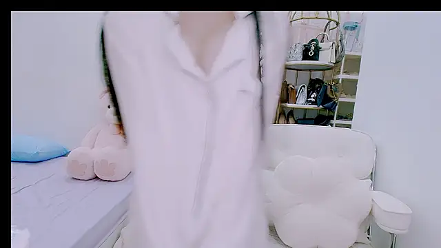 pari_kilian22 - Pari_Kilian22's free webcam - UK Sex Cams