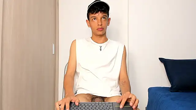 maxfrost1 - Maxfrost1's free webcam