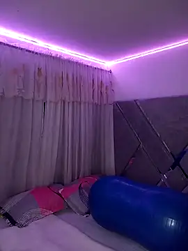 rosenrot07 - RosenRot07's free webcam