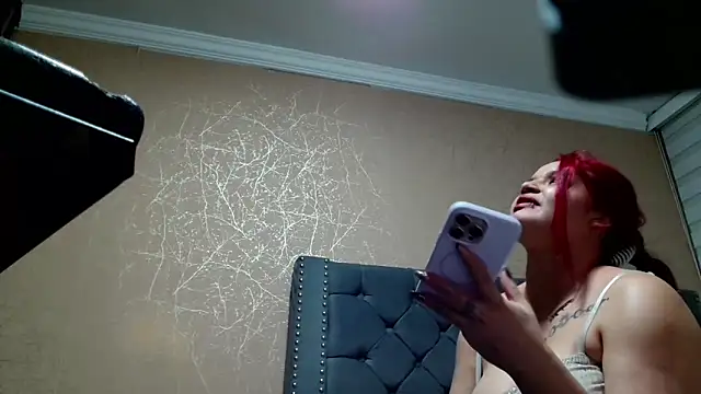 imannejulienne - Imannejulienne's free webcam - UK Sex Cams