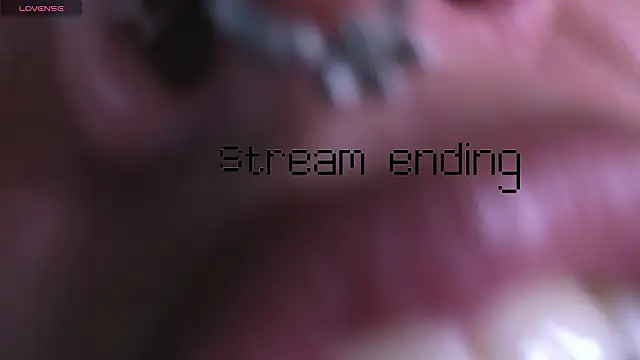 bri_von_dhara__ webcam