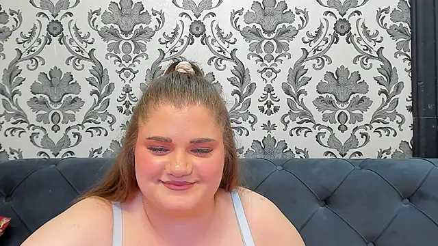 LissaBigTitts webcam