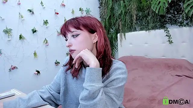 ElizaNik_ webcam