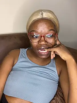 YummyMelanin117 webcam