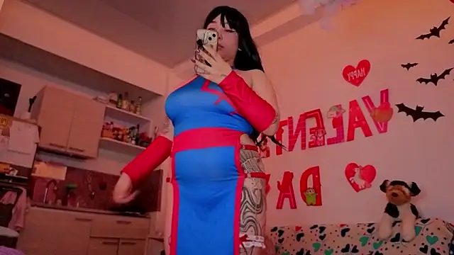 Celeste_Bauman webcam