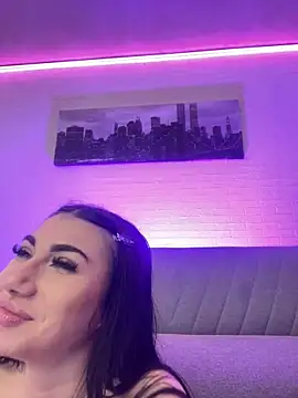 Kira_West webcam