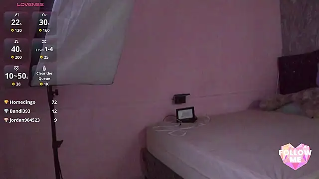 Lauren_smiles webcam