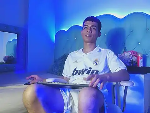 Apolo_Richards webcam