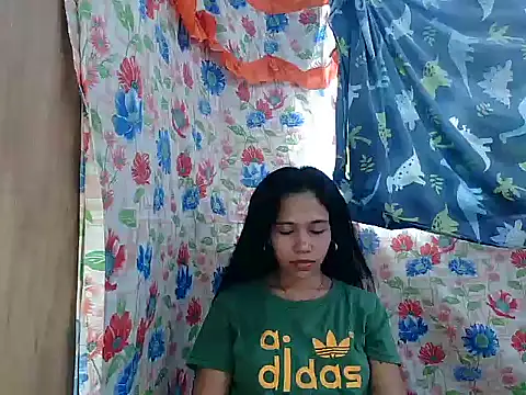 PinaySkinnyGirl webcam