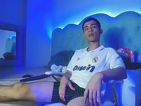 Apolo_Richards webcam