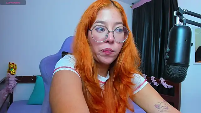 _Moon_Johnson webcam