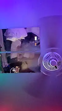 Hotredheadandtoungelasher webcam