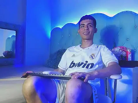 Apolo_Richards webcam