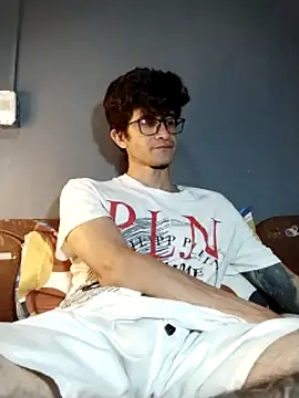 Loggan_donnelly webcam