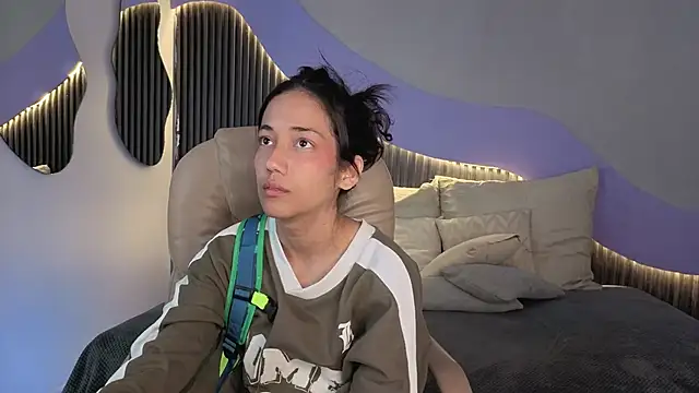 hot_little_bunny webcam