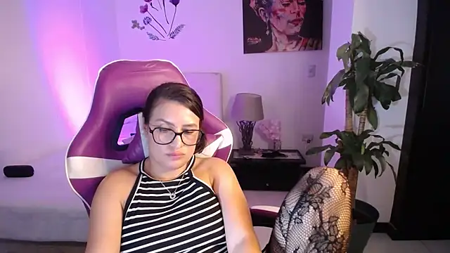 esmeraldaa230 webcam