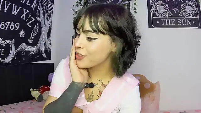 ariane_kimiko webcam