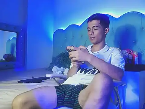 Apolo_Richards webcam