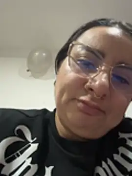 Webcam Model (Abril_Luv)  is live.Free join now!