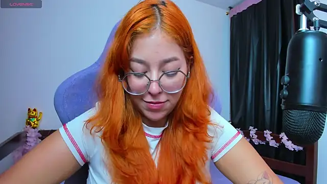 _Moon_Johnson webcam