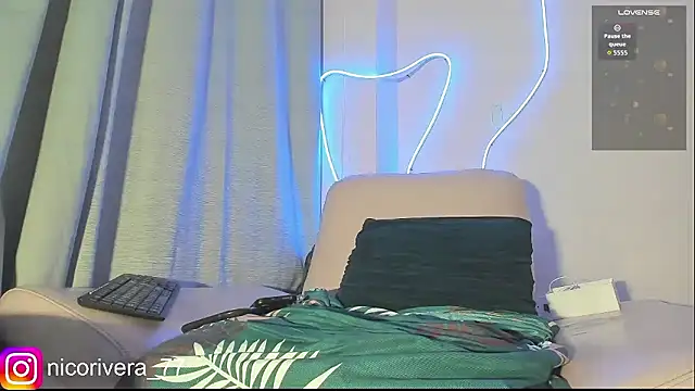 nico_rivera webcam