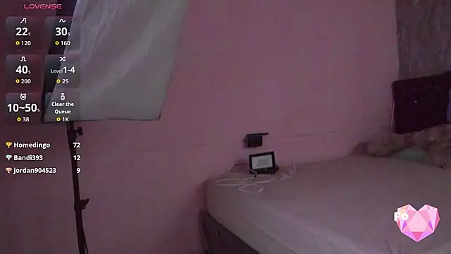 Lauren_smiles webcam