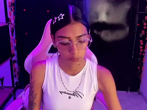 KarlaSlutSkinny__ webcam