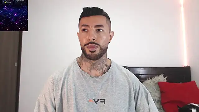 andrea_de_lucaa webcam