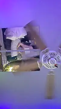 Hotredheadandtoungelasher webcam