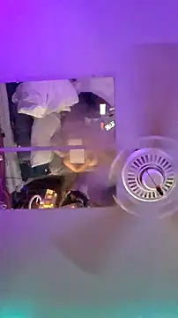 Hotredheadandtoungelasher webcam