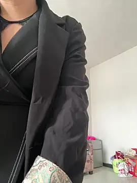 美女daaqnn在线直播