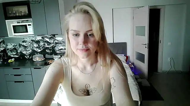 LunaPeony webcam