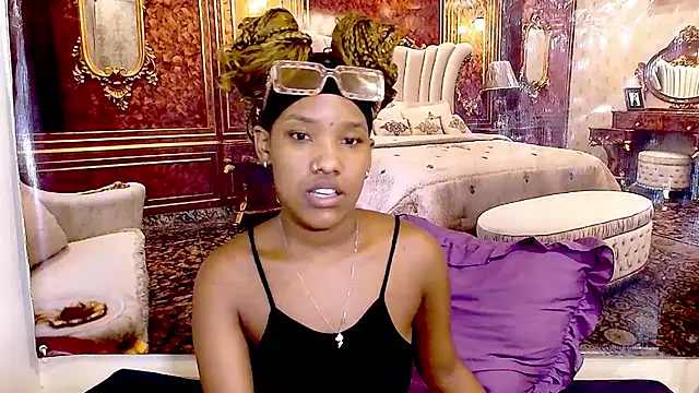 EroticSexyPrada webcam