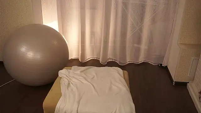 EleanoreMonts webcam