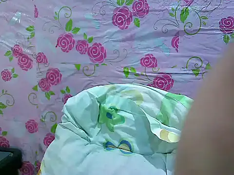 Suckable_leigh webcam