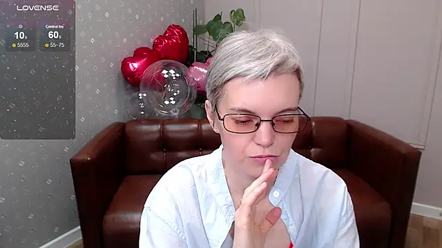 cutie_erikaa1 - Cutie_Erikaa1's free webcam - UK Sex Cams