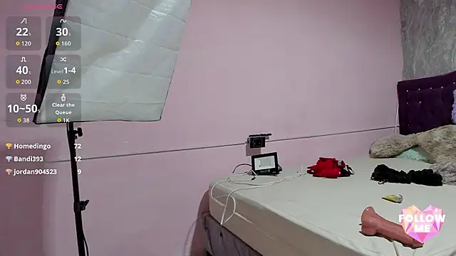 Lauren_smiles webcam