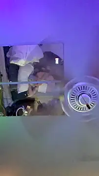 Hotredheadandtoungelasher webcam