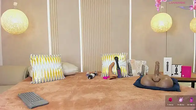 sabrina_shark_ webcam