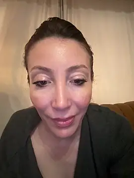 HellaryTourent webcam