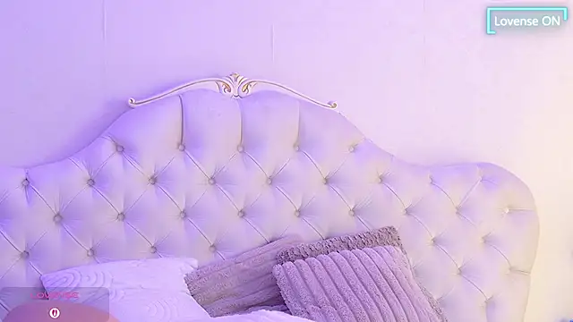 nude web cam chat AniaKarenina