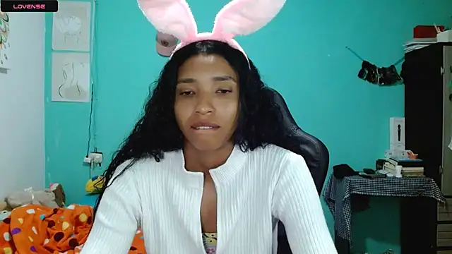 sensitive_brunette webcam