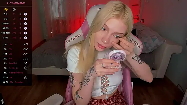 AnyaTaylor_ webcam