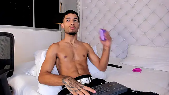 thiagoferreti - Thiagoferreti's free webcam - UK Sex Cams