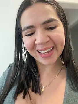 gringo_xxx_latina (F milf) - MAKE ME MESSy CUM