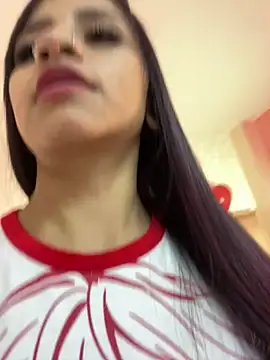 Lauraaa_pink18 webcam