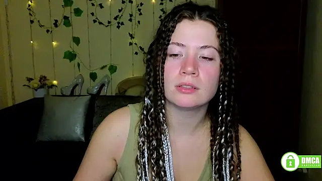 Alicia_redfollow webcam