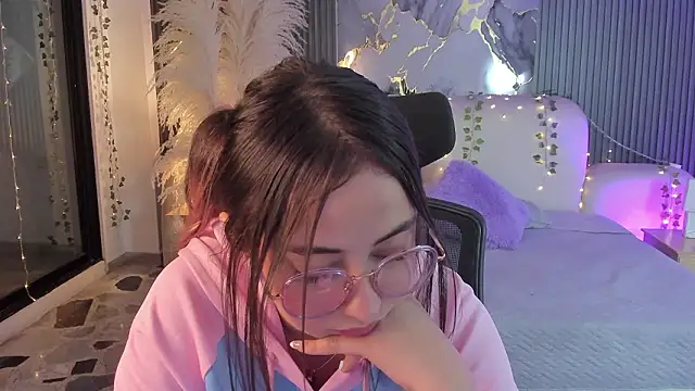 SarahCastro1_ webcam